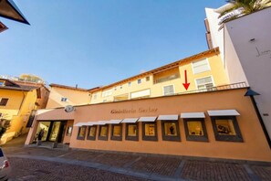 Familienapartment, 2 Schlafzimmer, 2 Bäder (Borgo Corallo Lake-View Terrace in) | Außenbereich