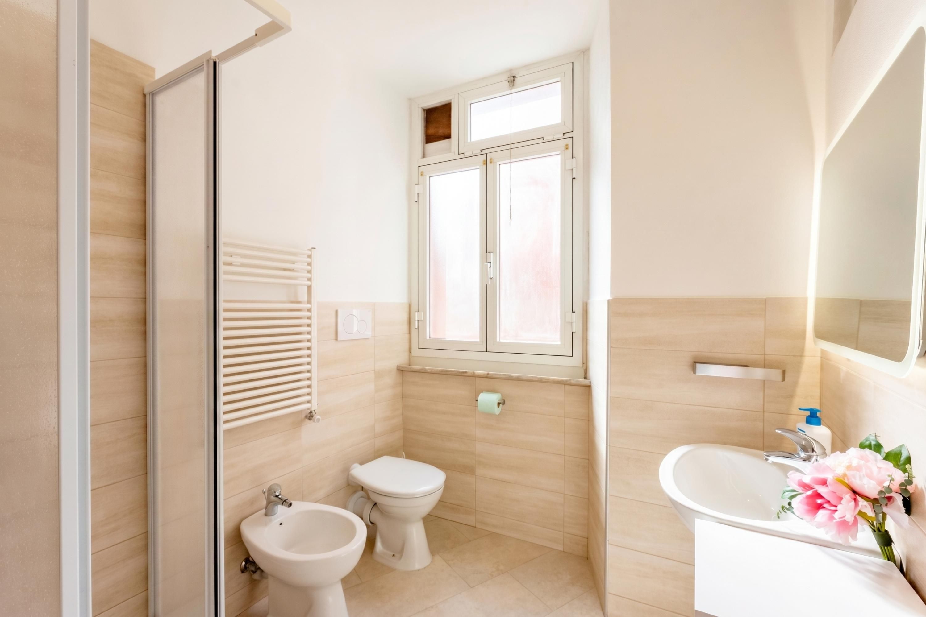 Standard Apartment, 2 Bedrooms (Da Lino Beachfront Apartment for 4) | Bathroom