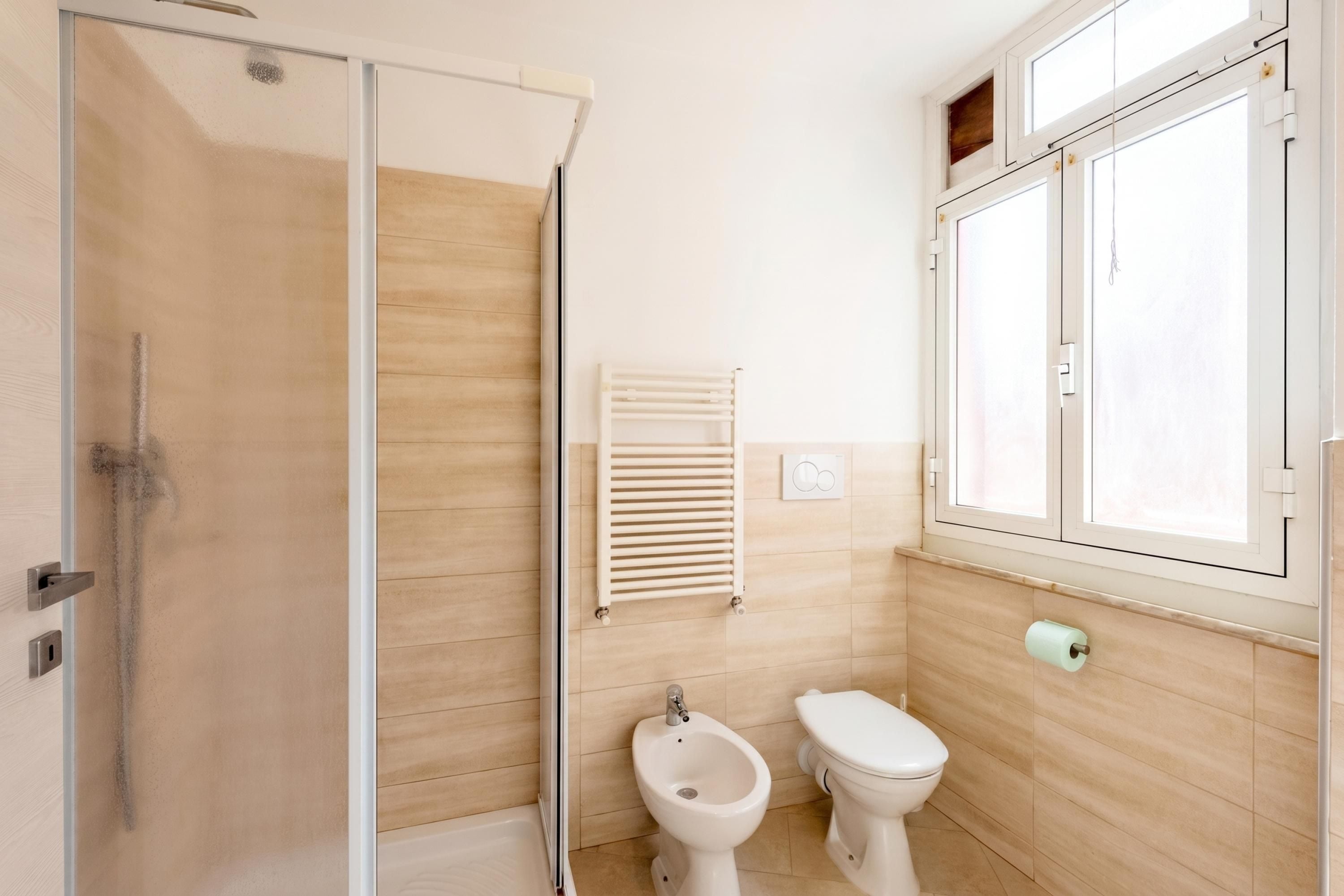 Standard Apartment, 2 Bedrooms (Da Lino Beachfront Apartment for 4) | Bathroom