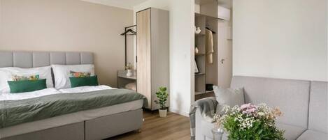 Huoneisto, 1 keskisuuri parisänky ja vuodesohva, parveke