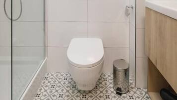 Studio | Bathroom