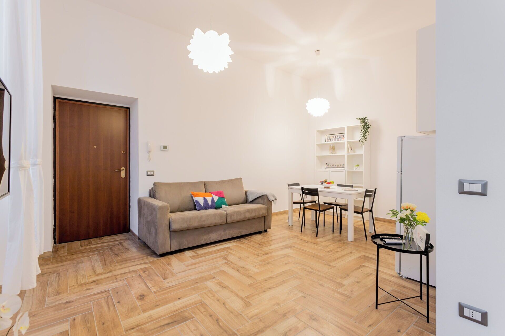 Departamento Deluxe, vista al patio | Área de sala de estar