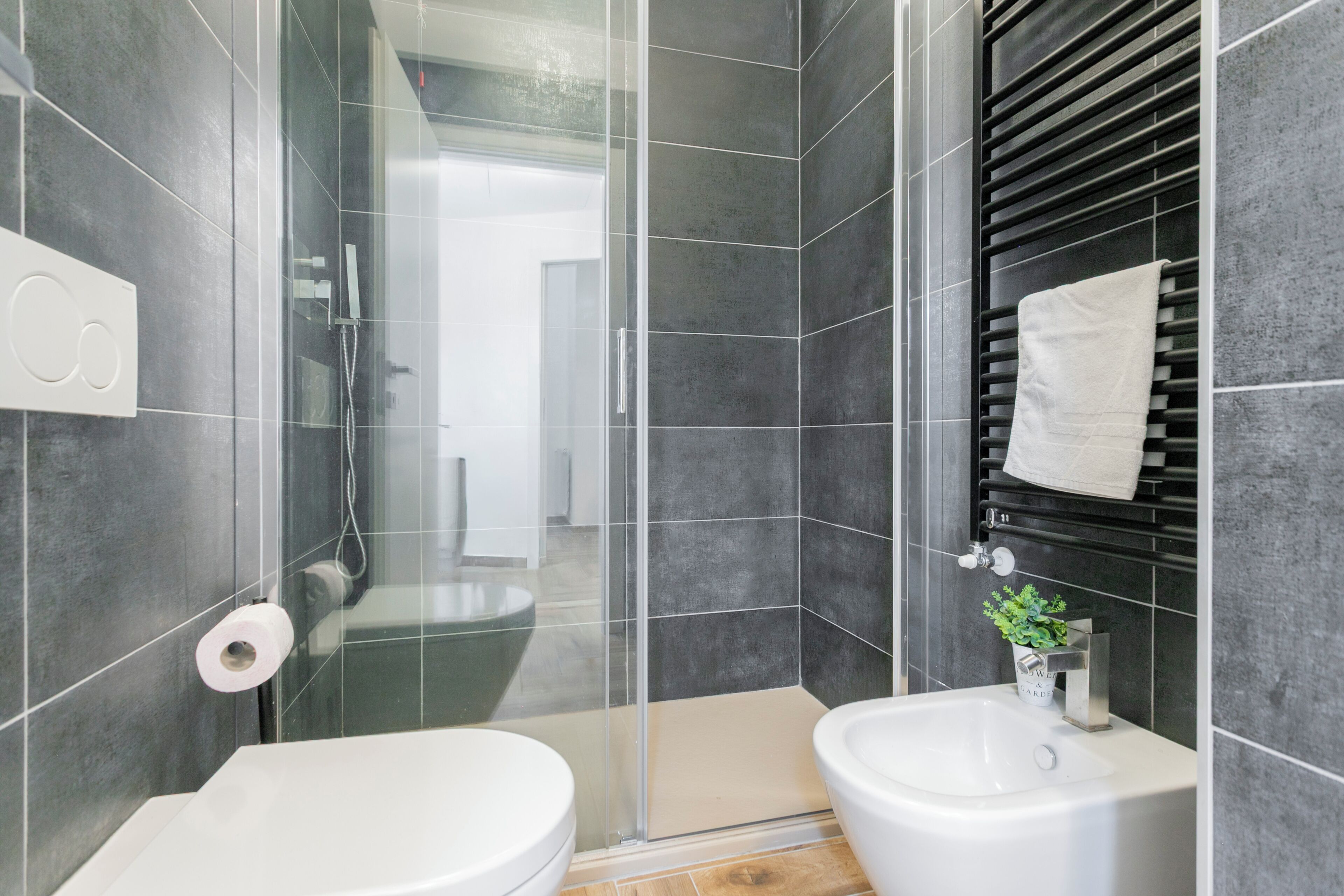 Deluxe Studio, City View | Bathroom | Shower, hair dryer, towels, soap