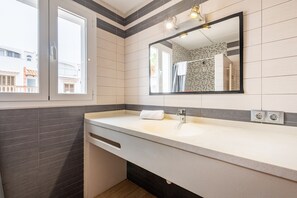 Bathroom - Villa Voramar with sea views. Cala D'Or (Cala d´Or)