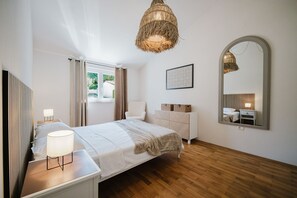 4 bedrooms, WiFi, bed sheets - Holiday house Nino close to the sea with sea view (Pula)