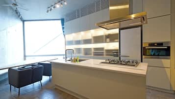 Fridge, microwave, oven, dishwasher