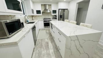 House, 3 Bedrooms | Interior