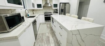 Cozy Modern 3BR With Free Parking Fast Wifi