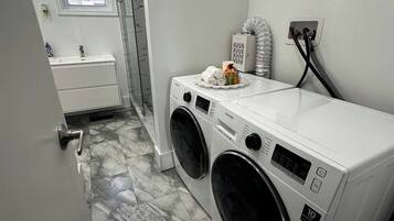 House, 3 Bedrooms | Interior