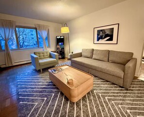 Living area - Stylish Condo by Convention Center, Dog-Friendly (Seattle)