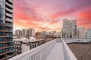 Property grounds - Stylish Condo by Convention Center, Dog-Friendly (Seattle)