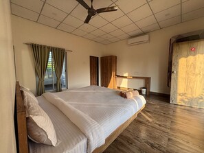 Deluxe Cottage, 1 Bedroom, Garden View | Living area - Vanray Farm And Resort (Talala)