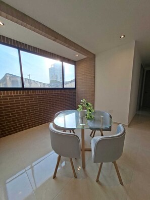 Deluxe Apartment, Balcony, City View | Dining - Apartamento Shanty tipo 2  (Barranquilla)