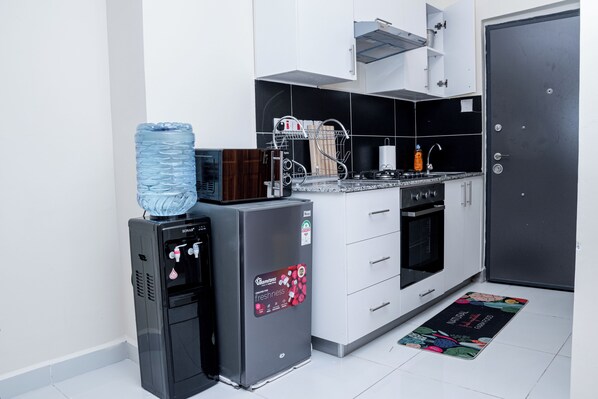 Studio, Lanai, Courtyard View | Private kitchenette | Electric kettle - Serene bnb near JKIA and SGR station (Syokimau)