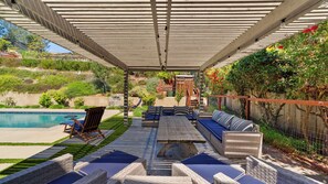 Outdoor dining - The Floatie Fortress (Del Mar)