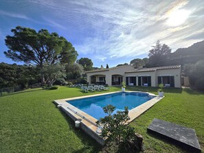 Pool - Villa 'Brun' with Sea View, Private Pool and Wi-Fi (Sa Riera)