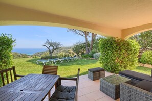 Outdoor dining - Villa 'Brun' with Sea View, Private Pool and Wi-Fi (Sa Riera)