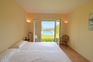 3 bedrooms, iron/ironing board, WiFi, bed sheets - Villa 'Brun' with Sea View, Private Pool and Wi-Fi (Sa Riera)