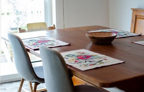 Dining - Cosy Family Apartment near the Promenade in Marsascala (Wied il-Għajn)