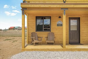 Exterior - 2BR Family Cabin Near Yellowstone (Island Park)