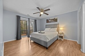 2 bedrooms, iron/ironing board, WiFi, bed sheets - Private Fayetteville Retreat - Near Downtown & FB (Fayetteville)