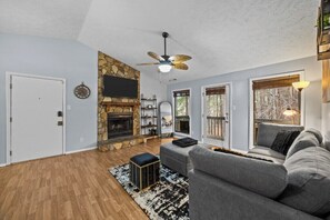Smart TV - Private Fayetteville Retreat - Near Downtown & FB (Fayetteville)