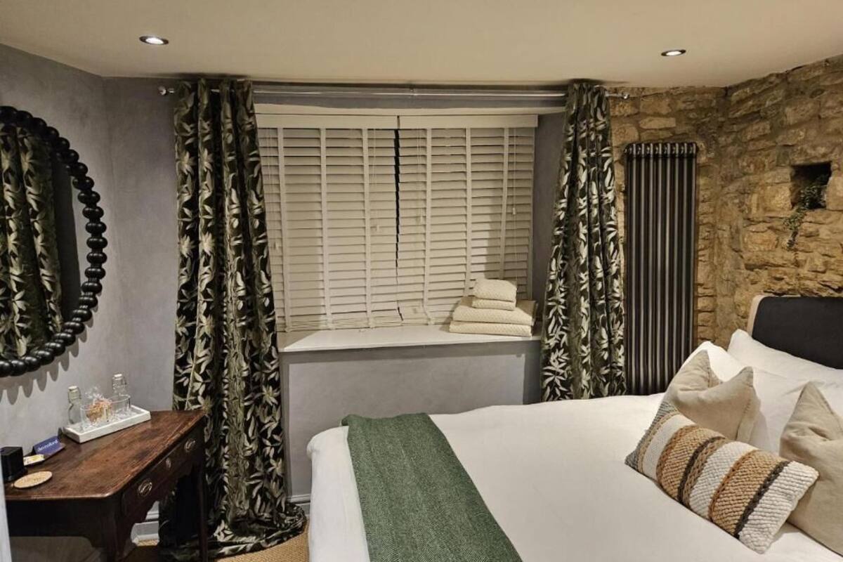 Basic Double Room