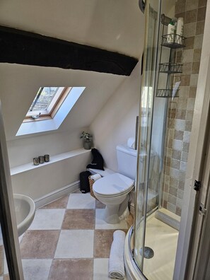 Family Suite, Ensuite | Bathroom