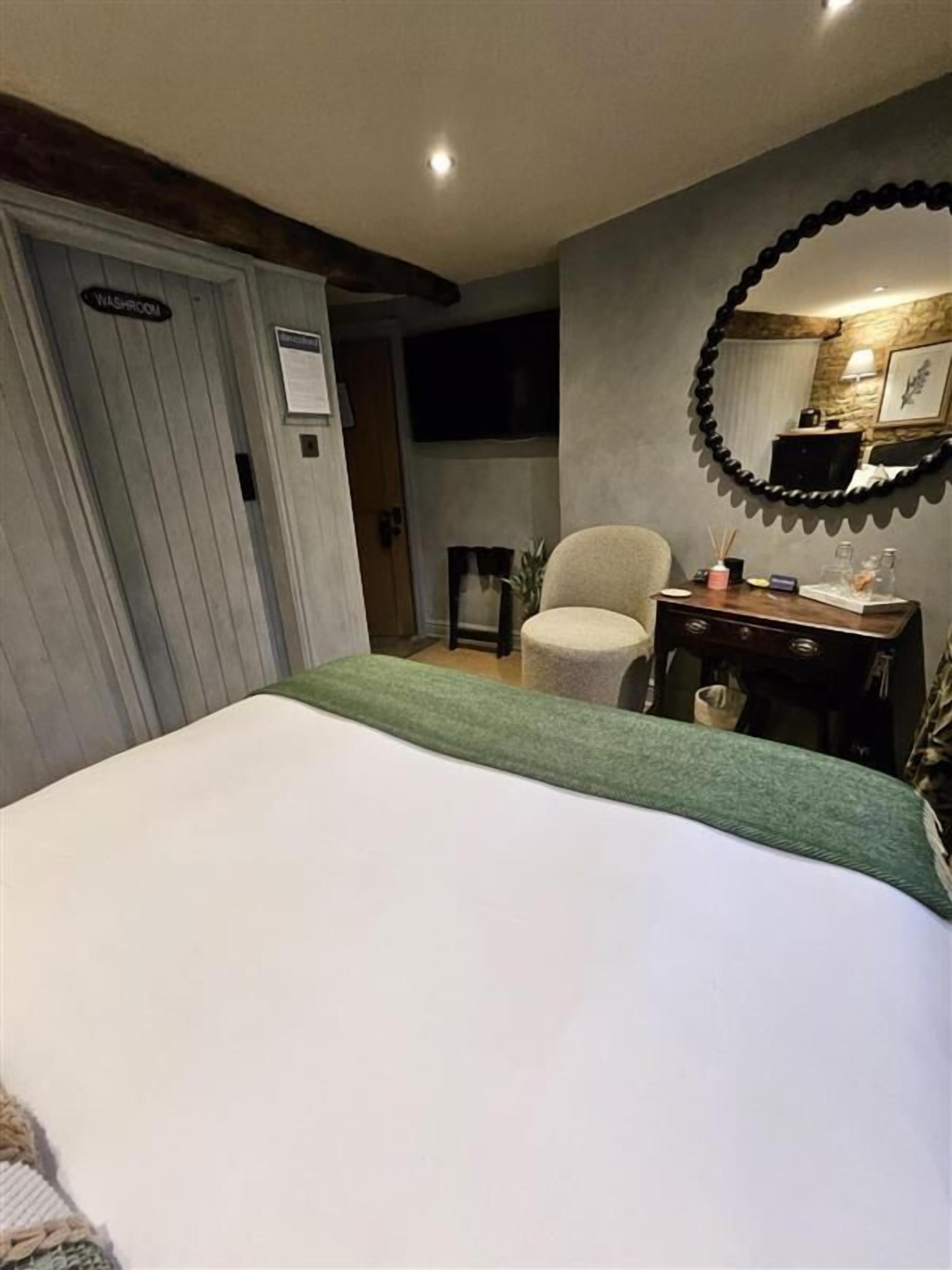 Basic Double Room, Ensuite (Shoebox - Ground Floor)