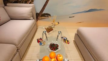 Apartment, 2 Bedrooms, Balcony, Garden View | Interior