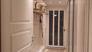 Apartment, 2 Bedrooms, Balcony, Garden View | Interior