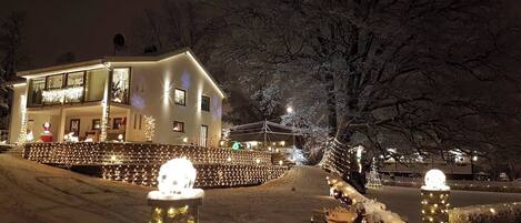 Appartement, 2 chambres, balcon, vue sur le jardin | Extérieur