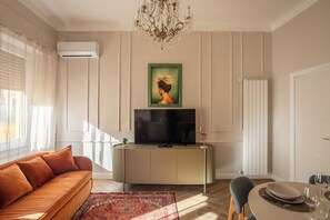 Smart TV - Violin Suite (Pisa)