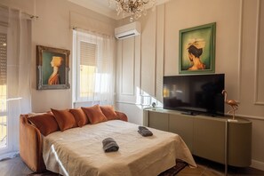 1 bedroom, desk, iron/ironing board, free WiFi - Violin Suite (Pisa)