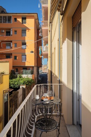 Outdoor dining - Violin Suite (Pisa)