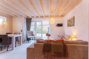 TV - Holiday home - Schoolstraat 6a | Vrouwenpolder (Vrouwenpolder)