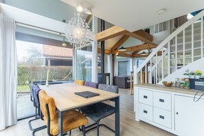 Dining - Zonnedorp 1 Solskin Renesse | Beach Holiday in Modern Holiday Home (Renesse)