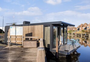 Exterior - Houseboats Lemmer | Luxury stay on the water in Friesland (Lemmer)