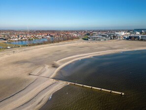 Beach nearby - Houseboats Lemmer | Luxury stay on the water in Friesland (Lemmer)