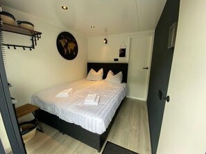 2 bedrooms, internet