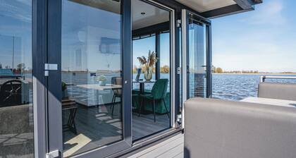 Houseboat Havenlodge Plus Uitgeest 4 Persons