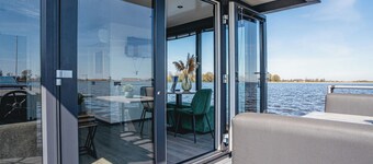 Houseboat Havenlodge Plus Uitgeest 4 Persons