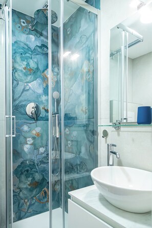 Classic Condo, City View | Bathroom - Monolocale moderno a 2 min dalla metro B (Rome)