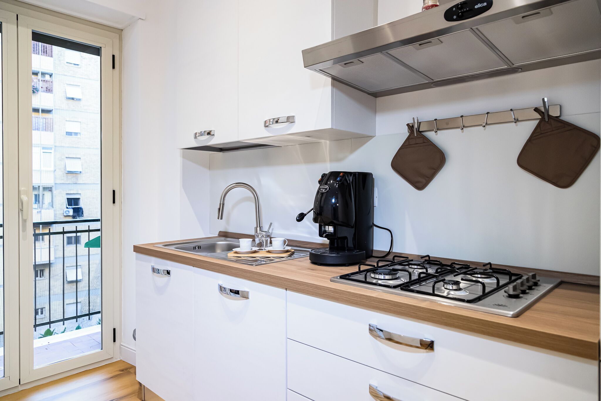 Apartamento clásico, vistas a la ciudad | Cocina privada