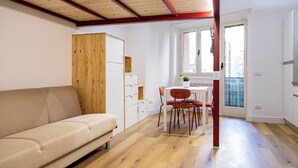 Leilighet – comfort, byutsikt | Oppholdsområde