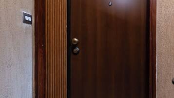 Apartamento clásico, vistas a la ciudad | Interior