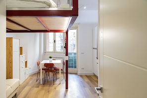 Comfort Condo, City View | Interior - Monolocale moderno a 2 min dalla metro B (Rome)