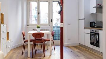 Comfort-Apartment, Stadtblick | Eigene Küche