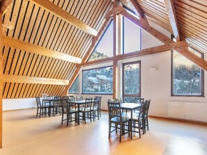 Dining - La Perrière*** 3P6S - Two Bedroom Apartment, Sleeps 6 (Saint-Colomban-des-Villards)