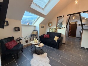 TV - Evian - Cozy Apartment for 2 with WiFi (Évian-les-Bains)